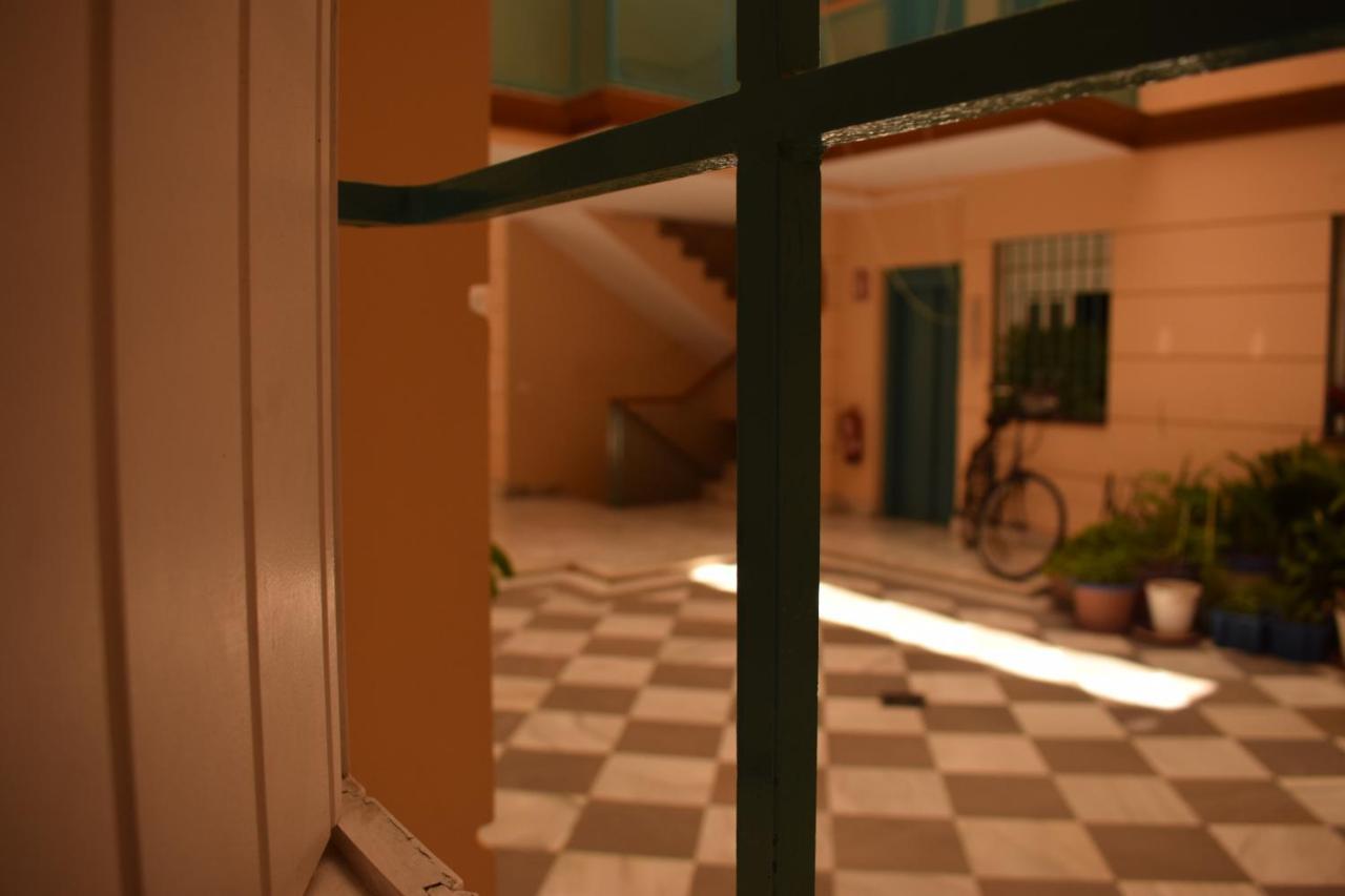 Duplex Donkey Parking Apartment Seville Exterior photo